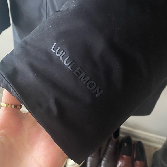 lululemon athletica Black Snow Warrior 600-Down-Fill Parka - Picture 8 of 10